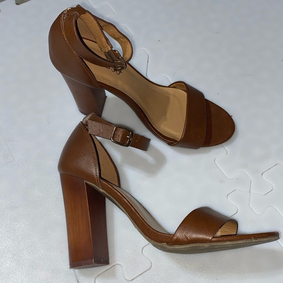 BAMBOO Shoes - Bamboo “Embark” brown / dk tan 3” block heel sandal